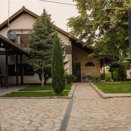 Vila Lio & Restaurant Devojacki Bunar Vladimirovac Экстерьер фото