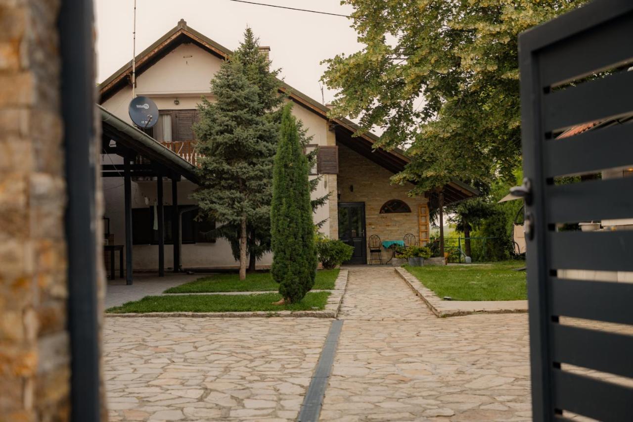 Vila Lio & Restaurant Devojacki Bunar Vladimirovac Экстерьер фото